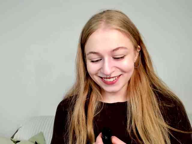 MiaMeowa Live Webcam on BongaCams