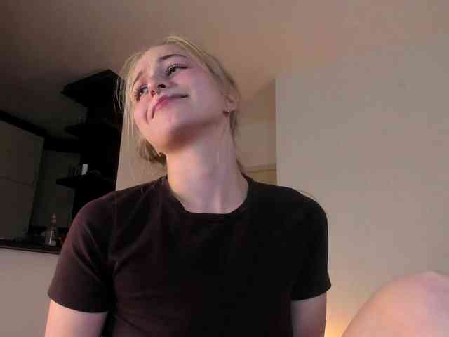 MiaMeowa webcam