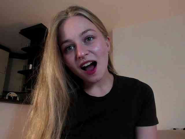MiaMeowa webcam