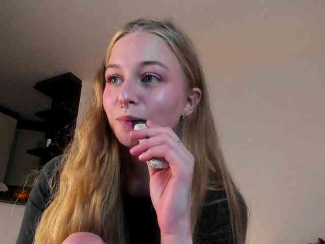 MiaMeowa webcam