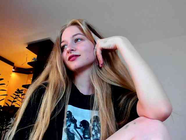 MiaMeowa webcam