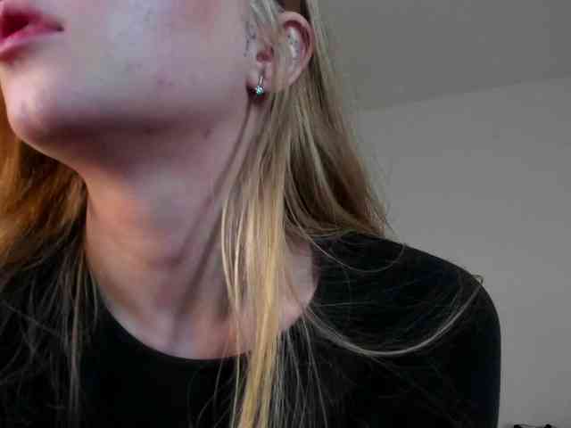 MiaMeowa webcam