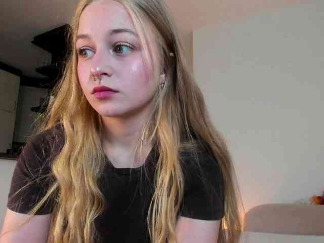 MiaMeowa webcam