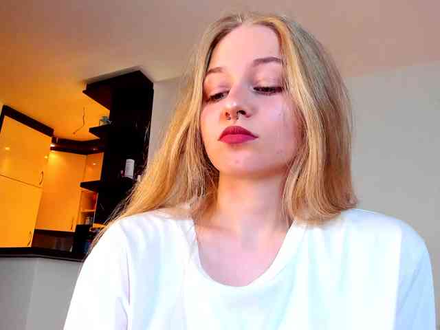 MiaMeowa webcam