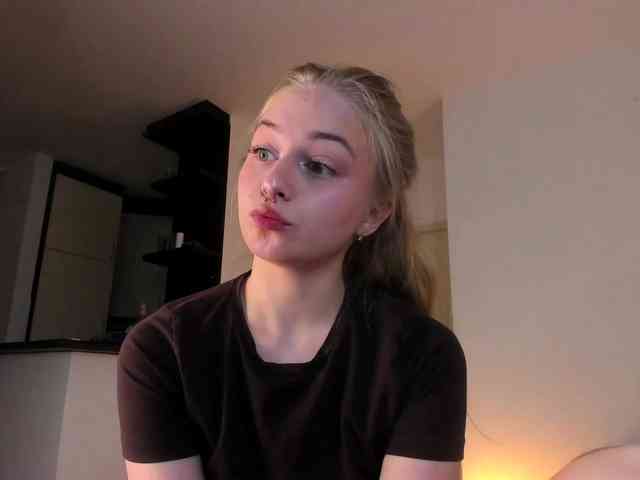 MiaMeowa webcam