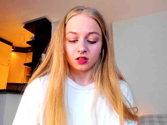 MiaMeowa webcam
