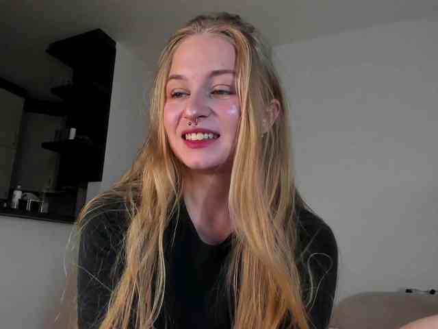 MiaMeowa webcam
