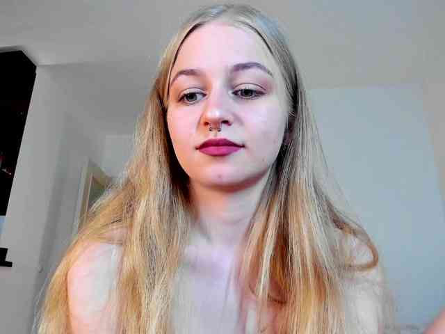 MiaMeowa webcam
