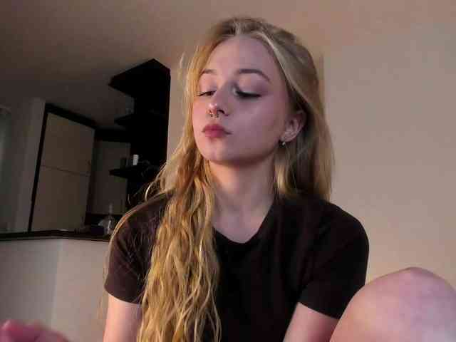 MiaMeowa webcam