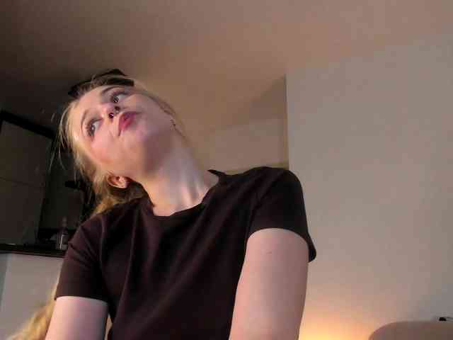 MiaMeowa webcam