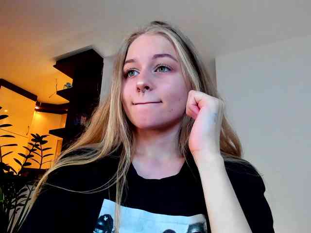 MiaMeowa webcam