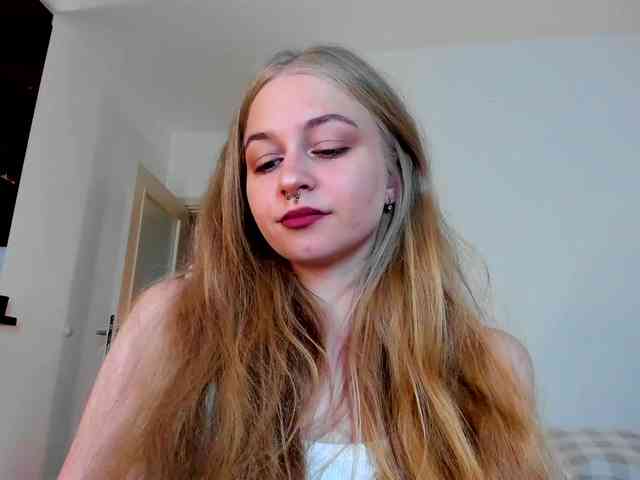MiaMeowa webcam