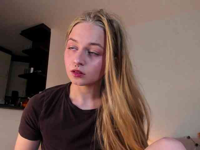 MiaMeowa webcam