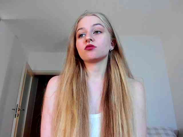 MiaMeowa webcam
