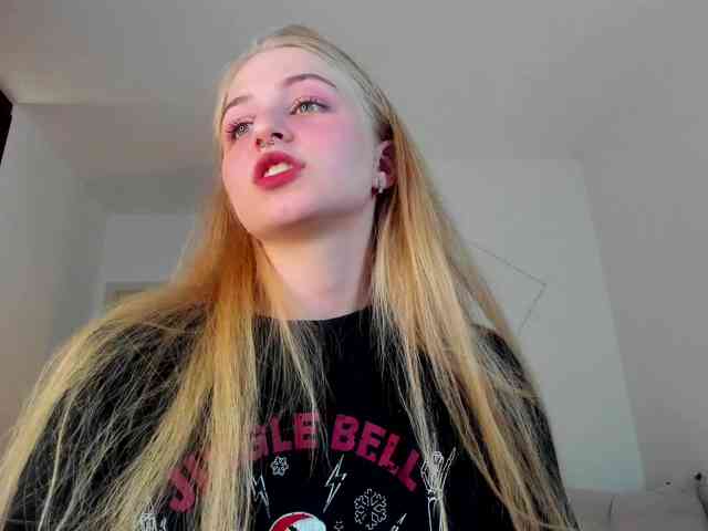 MiaMeowa webcam