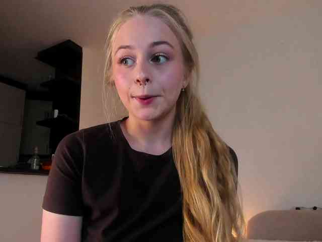 MiaMeowa webcam