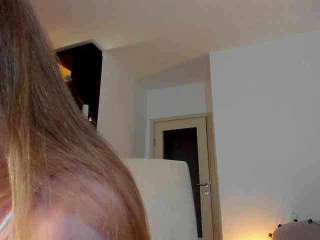 MiaMeowa webcam