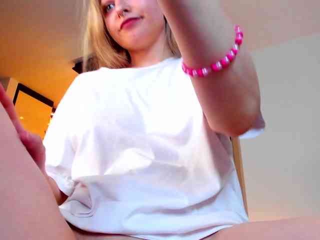MiaMeowa webcam