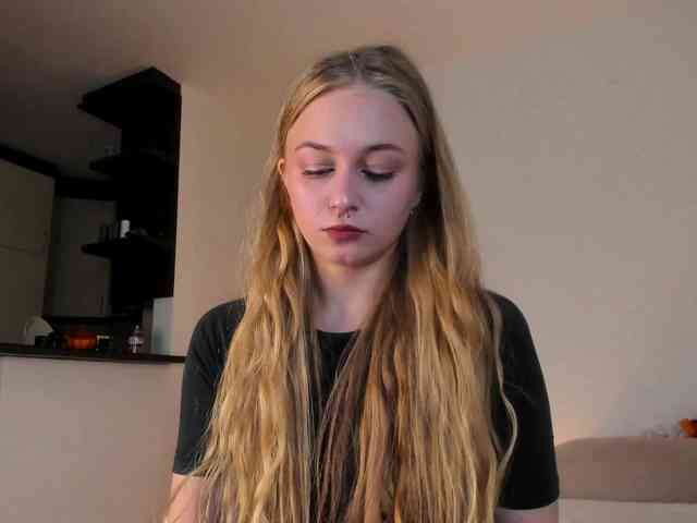 MiaMeowa webcam