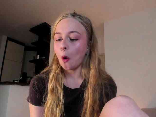 MiaMeowa webcam