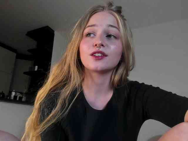 MiaMeowa webcam