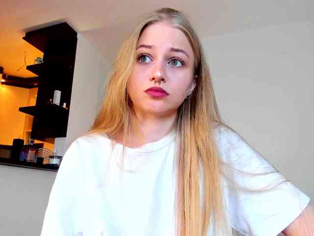 MiaMeowa webcam