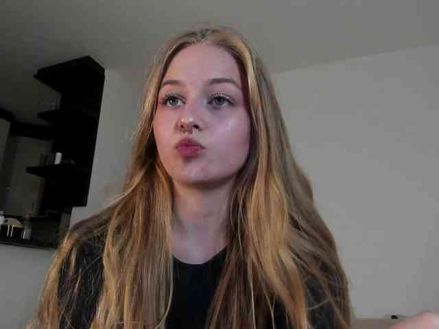 MiaMeowa webcam