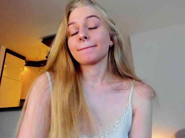 MiaMeowa webcam