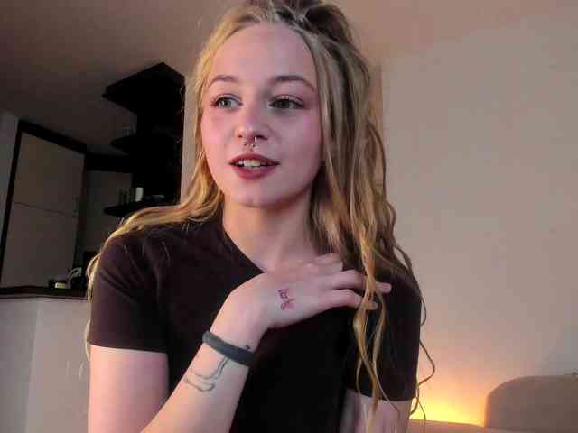 MiaMeowa webcam