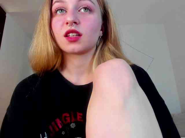 MiaMeowa webcam