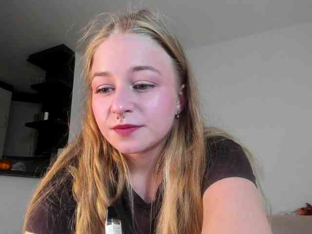MiaMeowa webcam
