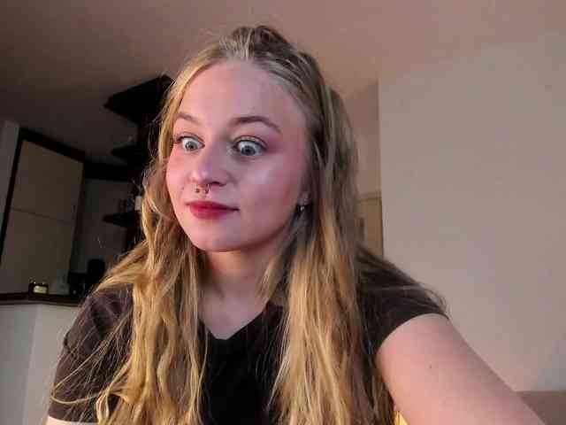 MiaMeowa webcam