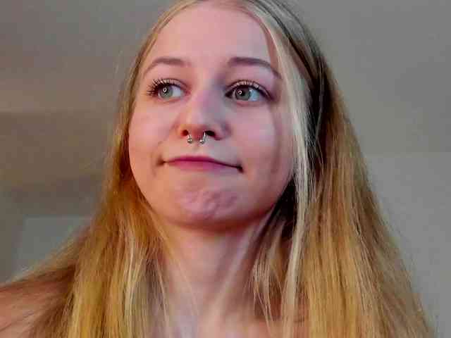 MiaMeowa webcam