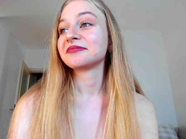 MiaMeowa webcam