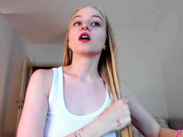 MiaMeowa webcam