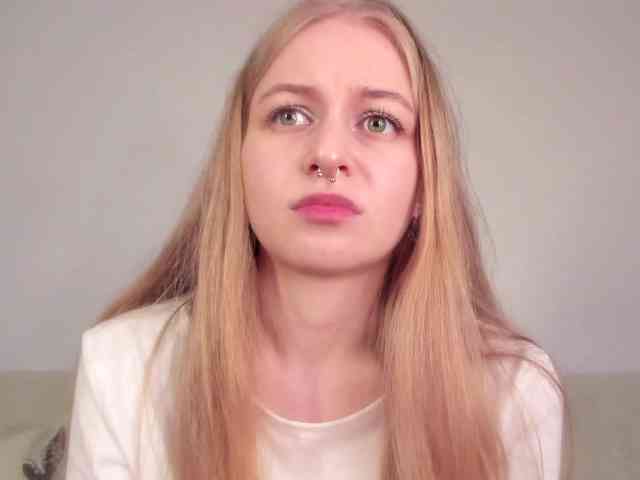 MiaMeowa Live Webcam on BongaCams