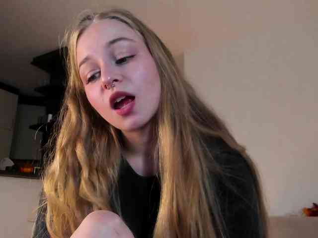 MiaMeowa webcam