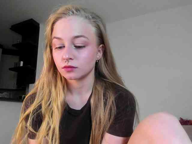 MiaMeowa webcam