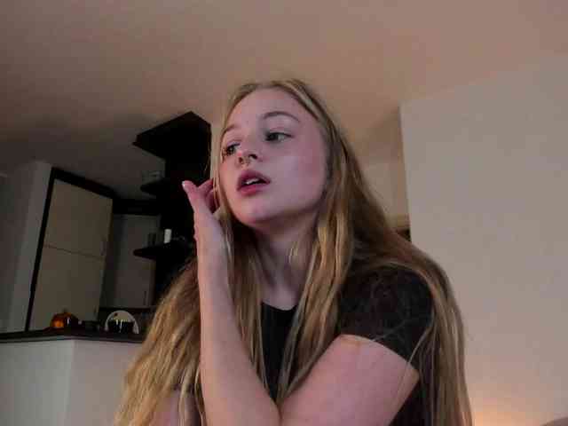 MiaMeowa webcam
