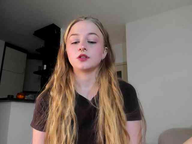 MiaMeowa webcam
