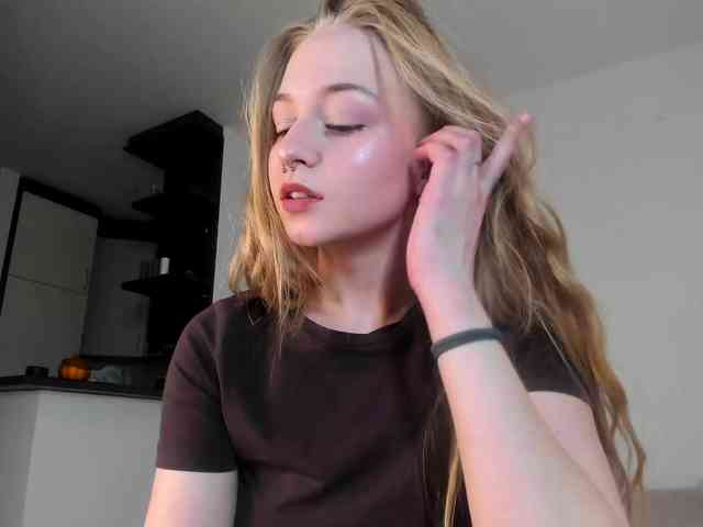 MiaMeowa webcam