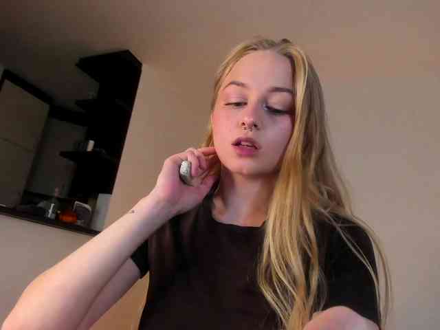 MiaMeowa webcam