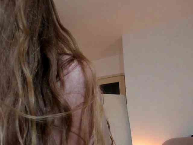 MiaMeowa webcam