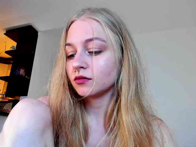 MiaMeowa webcam
