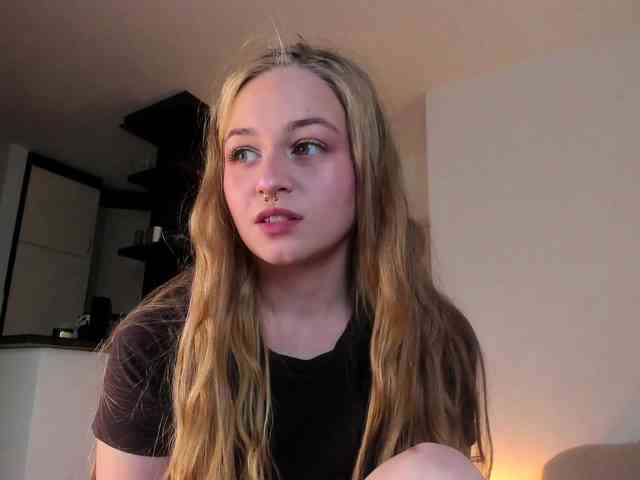MiaMeowa webcam