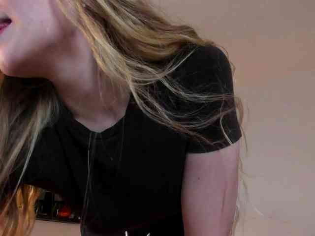 MiaMeowa webcam
