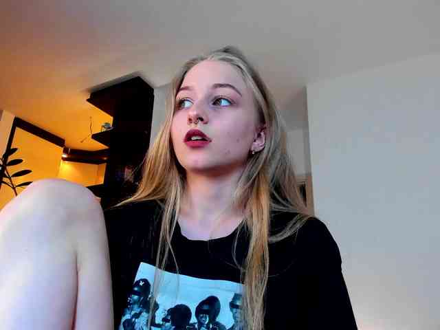 MiaMeowa webcam