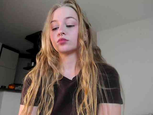 MiaMeowa webcam