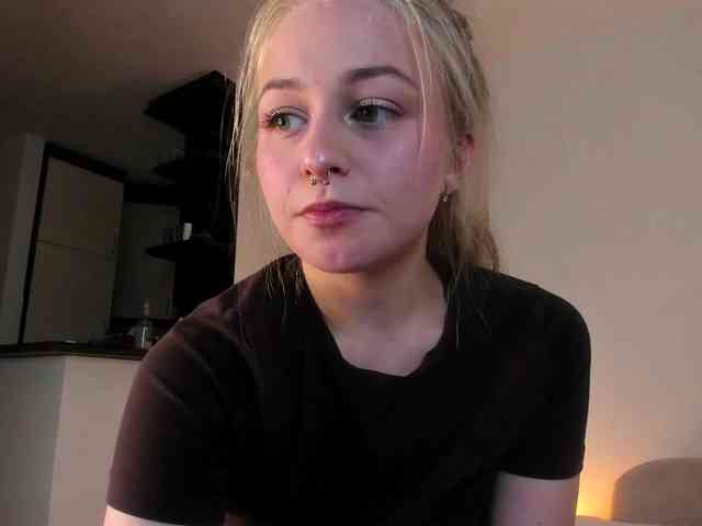 MiaMeowa webcam