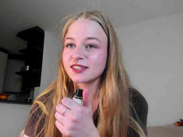 MiaMeowa webcam